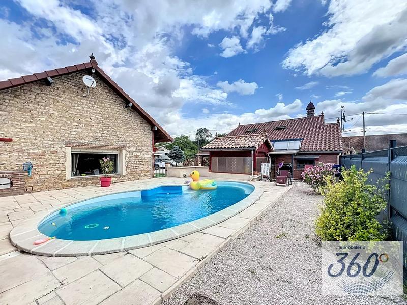 Maison - 185 m² - 7 pièces