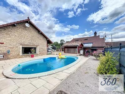 Maison - 185 m² - 7 pièces