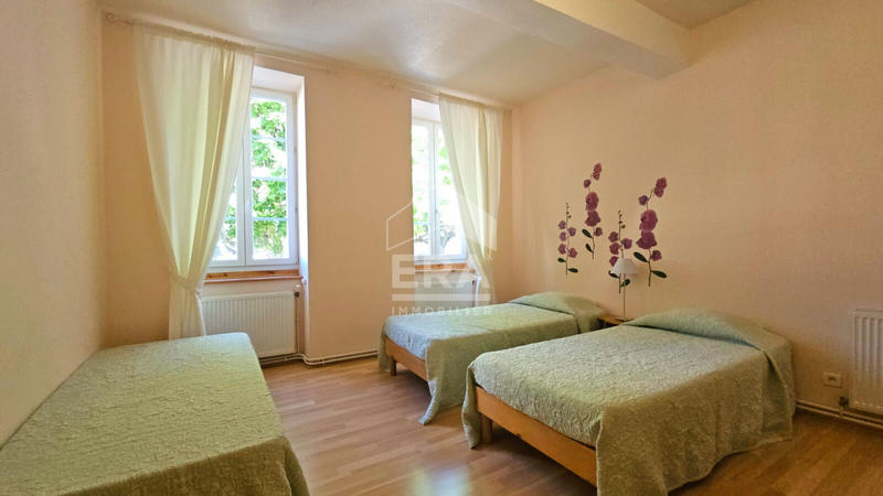 Maison - 430 m² - 15 pièces