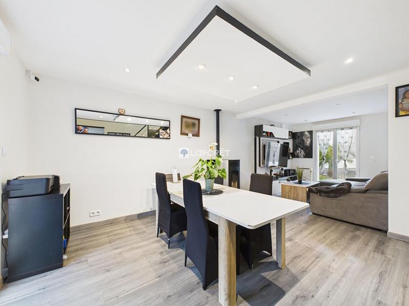 Maison - 102 m² - 6 pièces