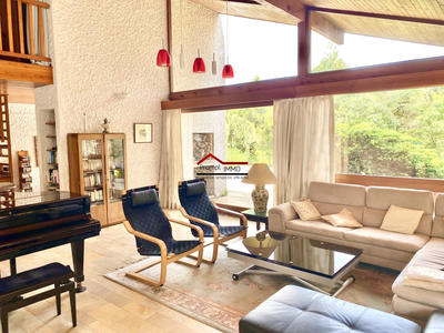 Maison ancienne - 216 m² - 8 pièces