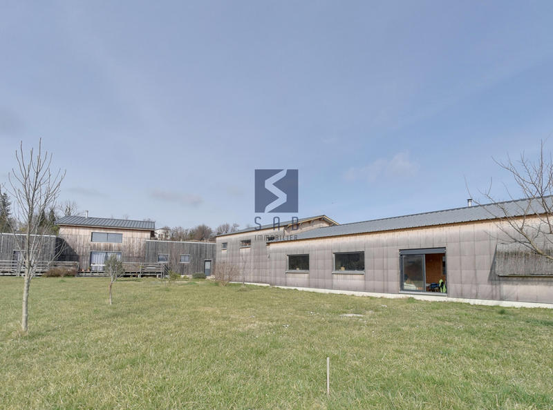 Maison - 160 m² - 5 pièces