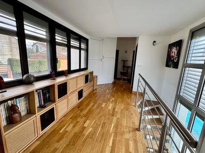 Maison - 223 m² - 7 pièces