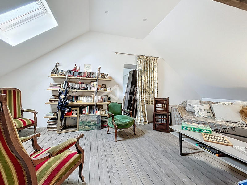 Maison - 220 m² - 8 pièces