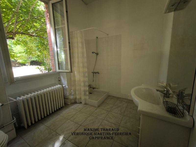 Propriété - 327 m² - 11 pièces