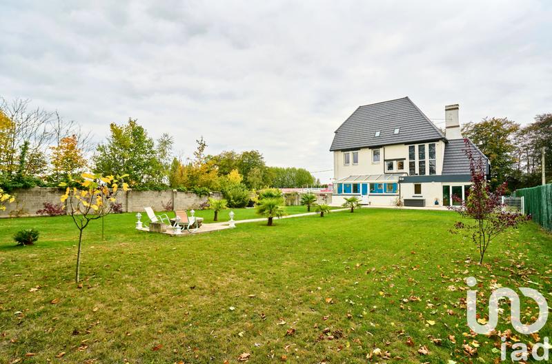 Maison - 270 m² - 11 pièces