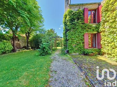 Maison - 210 m² - 9 pièces