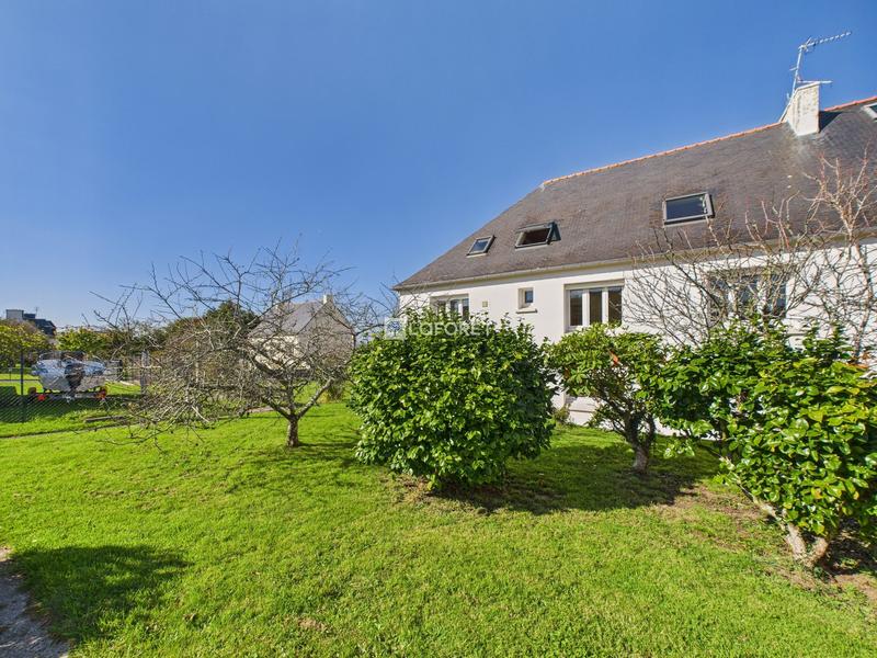 Maison - 224 m² - 9 pièces