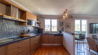 Appartement - 170 m² - 6 pièces