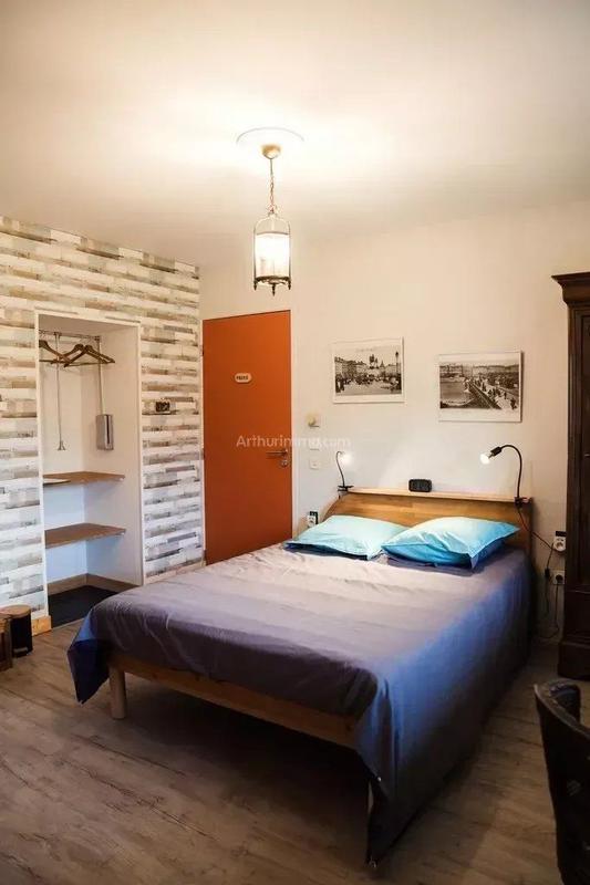 Maison - 313 m² - 10 pièces