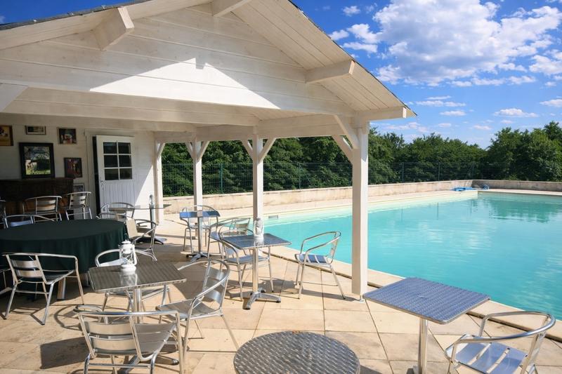 Manoir - 1 500 m² - 33 pièces