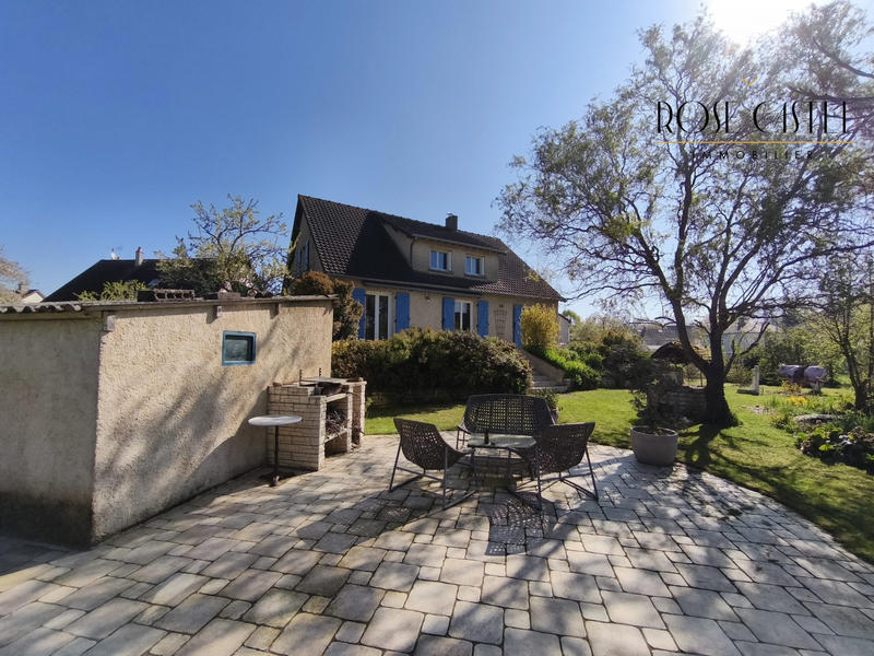 Maison - 158 m² - 8 pièces