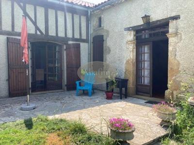 Maison - 190 m² - 7 pièces