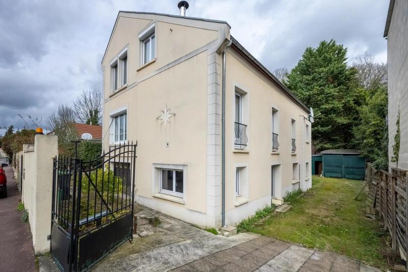 Maison - 187 m² - 8 pièces