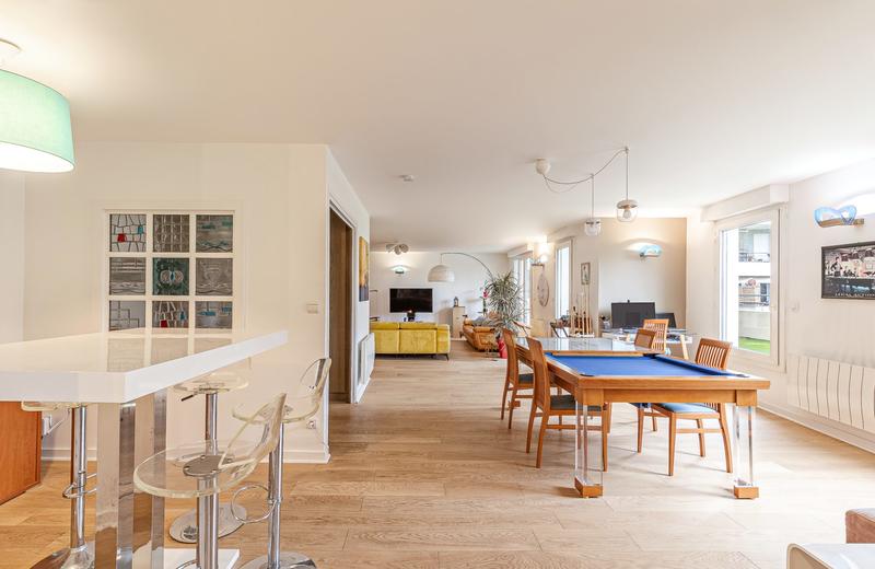 Appartement - 204 m² - 5 pièces