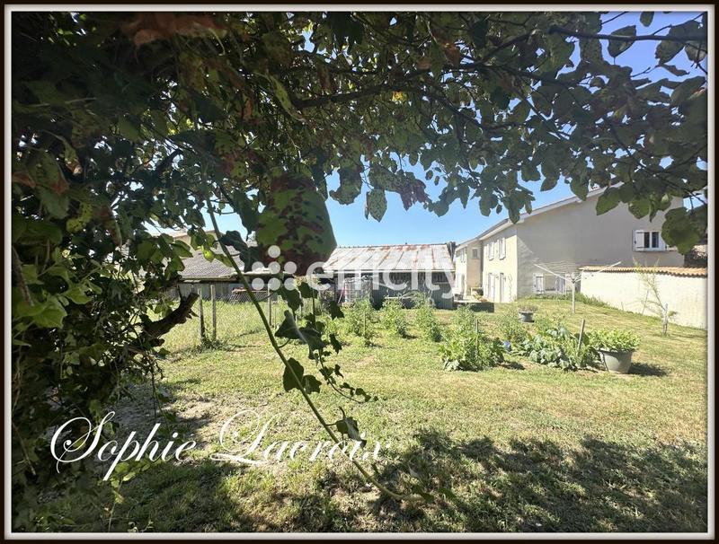 Maison - 212 m² - 6 pièces