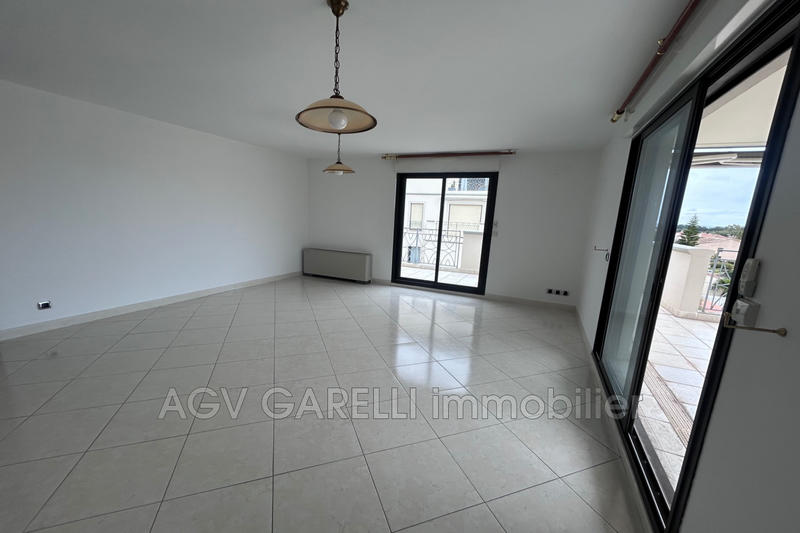 Appartement - 85 m² - 3 pièces