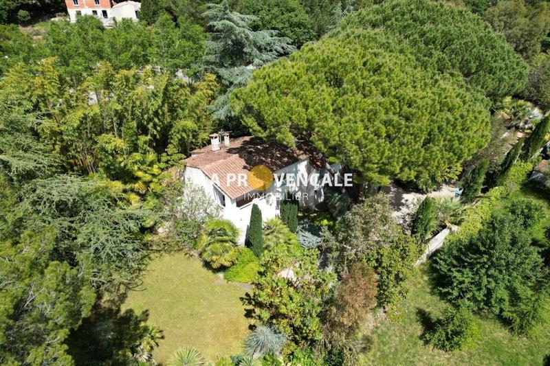 Maison - 176 m² - 9 pièces