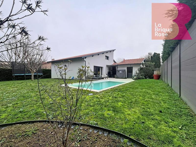 Maison - 140 m² - 6 pièces