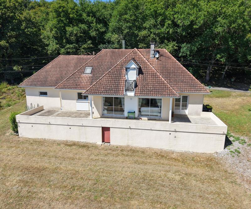 Maison traditionnelle - 125 m² - 5 pièces