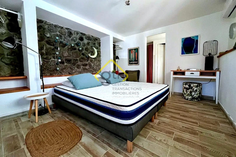 Maison - 240 m² - 8 pièces