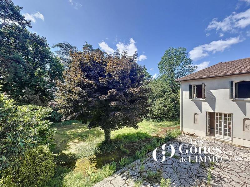 Maison - 246 m² - 6 pièces