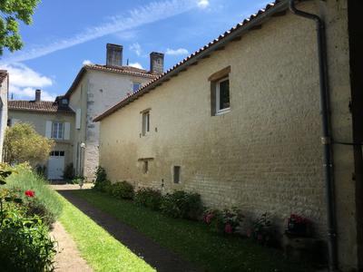 Maison ancienne - 725 m² - 12 pièces