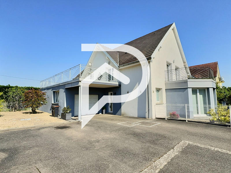 Maison - 200 m² - 7 pièces