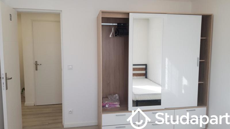 Chambre - 9 m² - 1 pièce