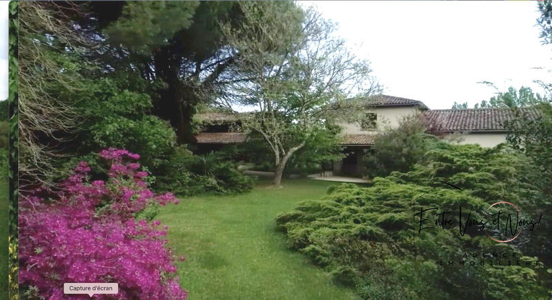 Maison ancienne - 257 m² - 9 pièces