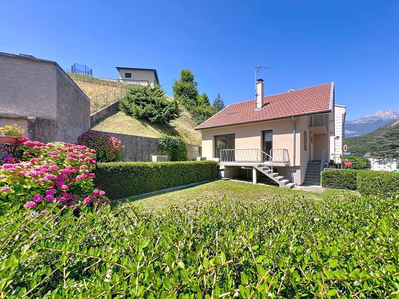 Maison - 97 m² - 6 pièces