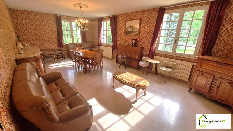 Maison - 235 m² - 8 pièces