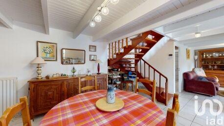 Maison - 180 m² - 11 pièces