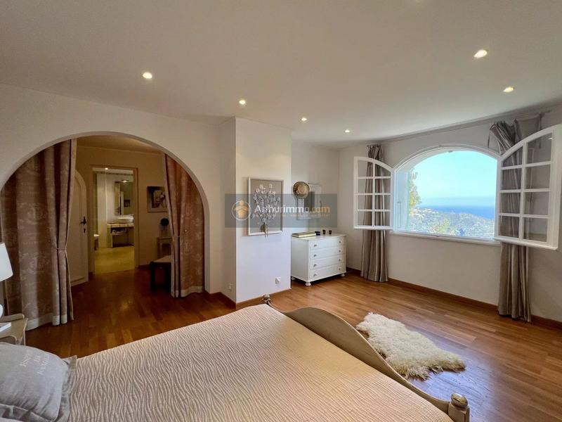 Maison - 381 m² - 12 pièces