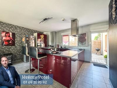 Maison - 147 m² - 5 pièces