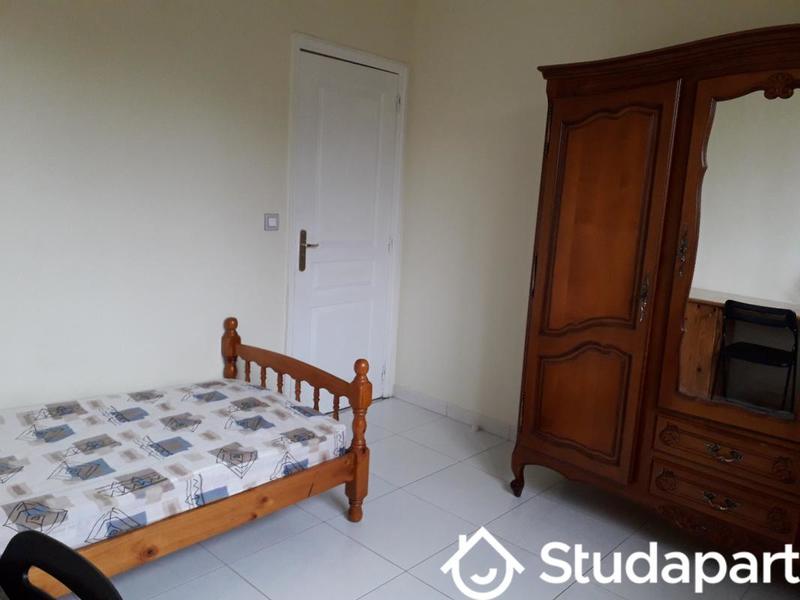 Chambre - 11 m² - 1 pièce