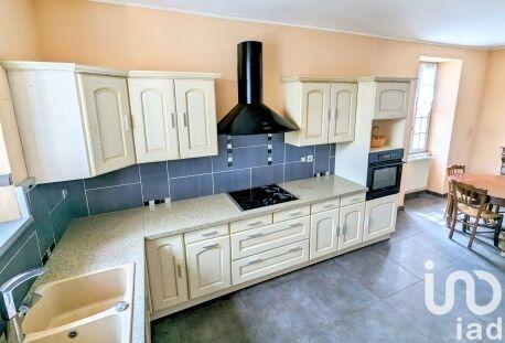 Maison - 262 m² - 8 pièces