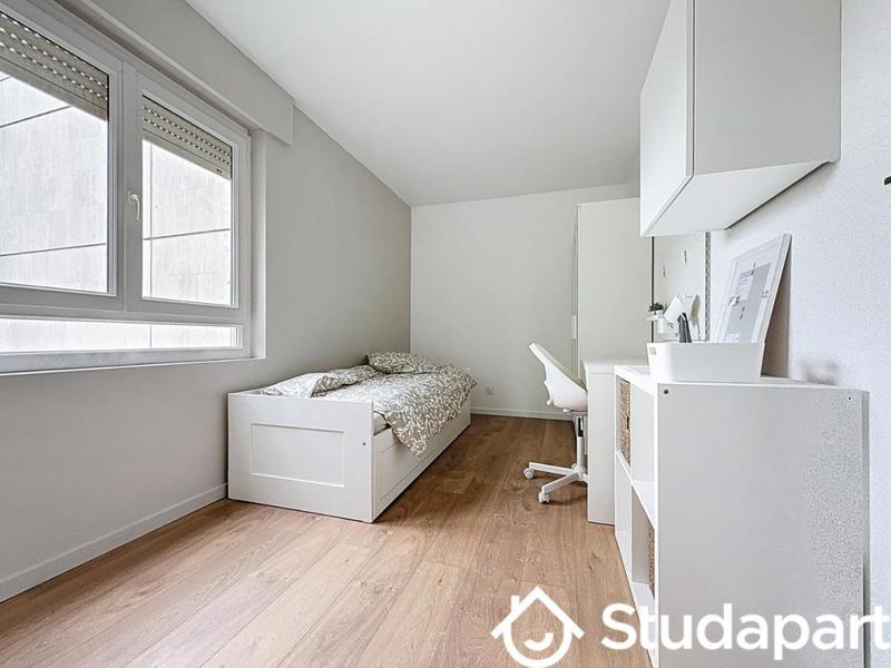 Chambre - 9 m² - 1 pièce