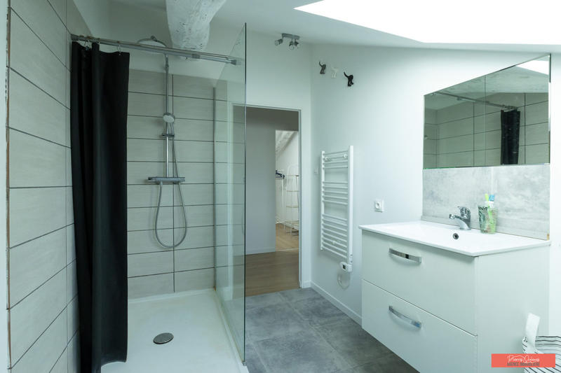 Appartement - 120 m² - 5 pièces