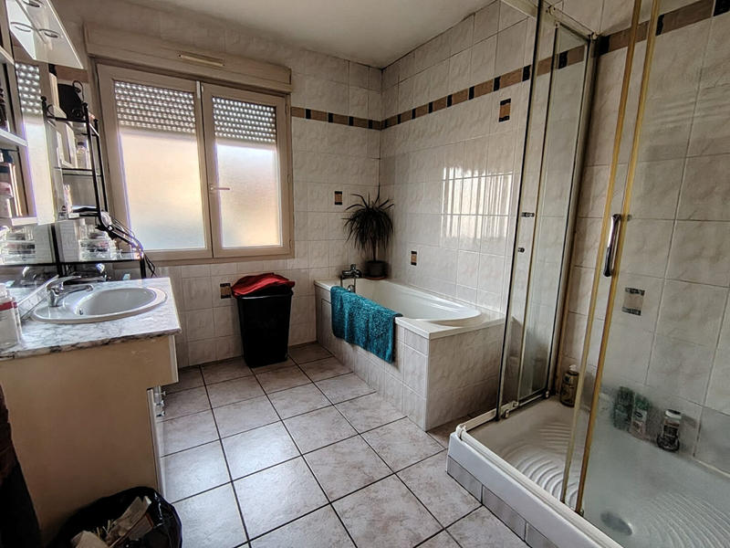 Maison - 99 m² - 4 pièces