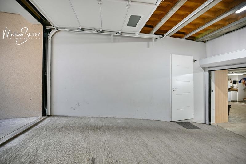 Maison - 216 m² - 8 pièces