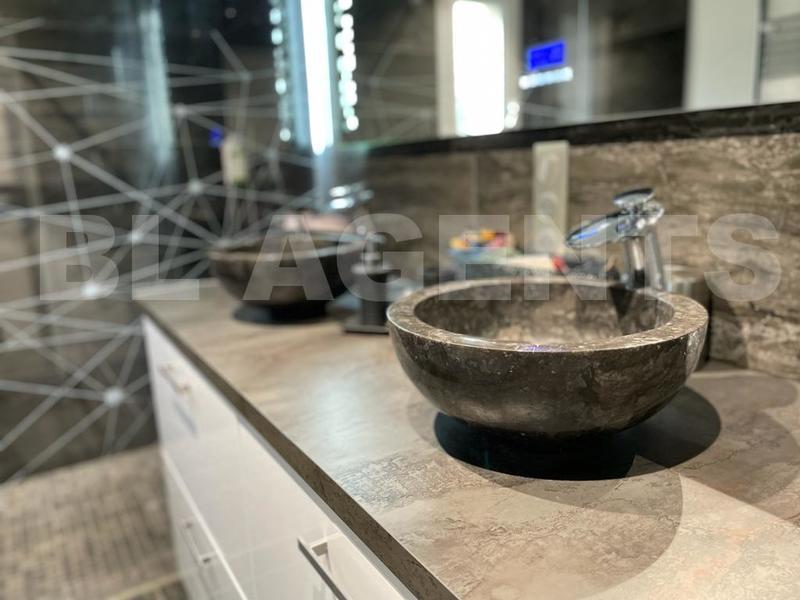 Appartement - 90 m² - 5 pièces