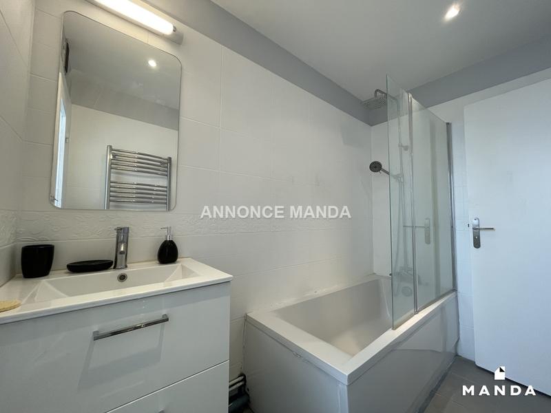 Chambre - 10 m² - 4 pièces