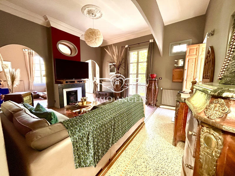 Maison ancienne - 289 m² - 11 pièces