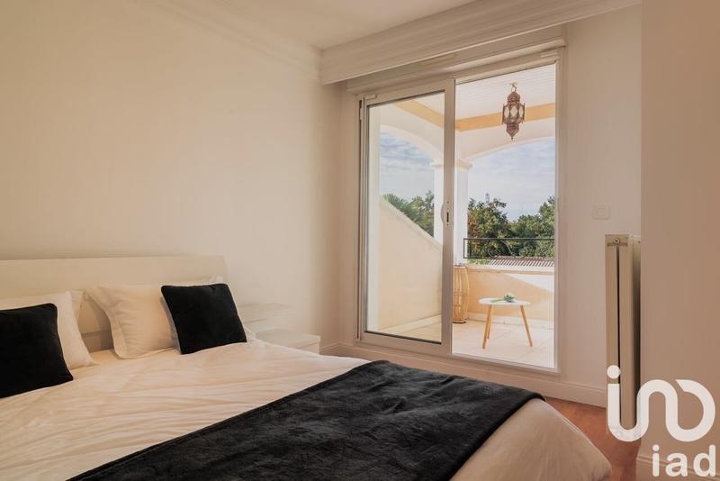 Maison - 252 m² - 8 pièces