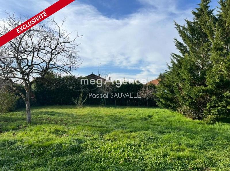 Terrain constructible - 870 m²
