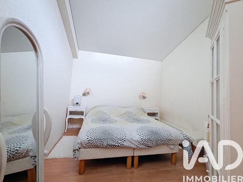 Maison - 446 m² - 9 pièces
