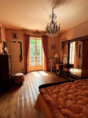 Propriété - 200 m² - 9 pièces