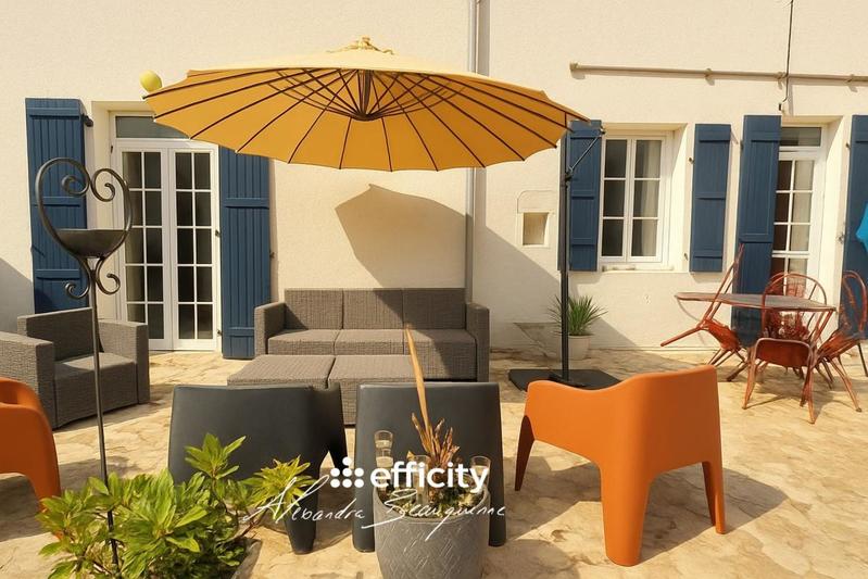 Maison - 207 m² - 5 pièces