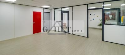 Entrepôt - 1 067 m²